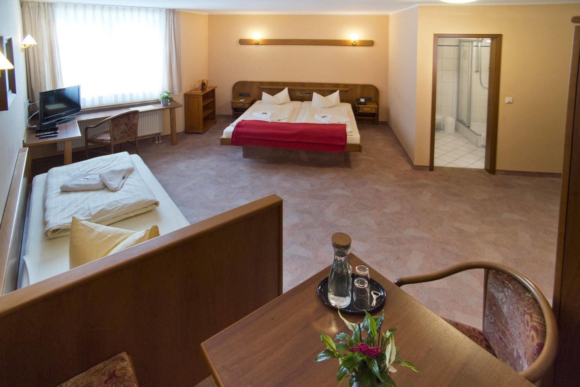 Rennsteighotel Herrnberger Hof Neuhaus am Rennweg Eksteriør bilde